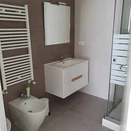 Casa Regina Con Box Auto Gaeta